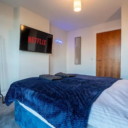 Elegant Retreat With Spacious Balcony Apartment