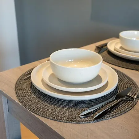 Elegant Retreat With Spacious Balcony Appartement Leeds (West Yorkshire)