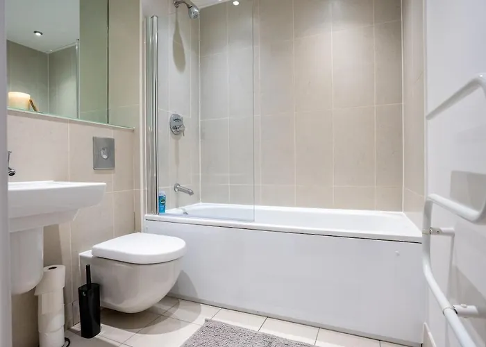 Apartment Elegant Retreat With Spacious Balcony Leeds (West Yorkshire)