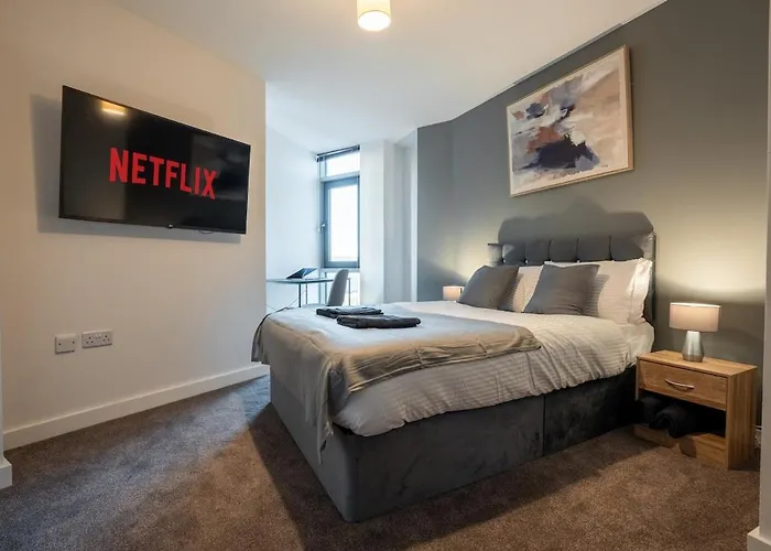 Elegant Retreat With Spacious Balcony Apartment