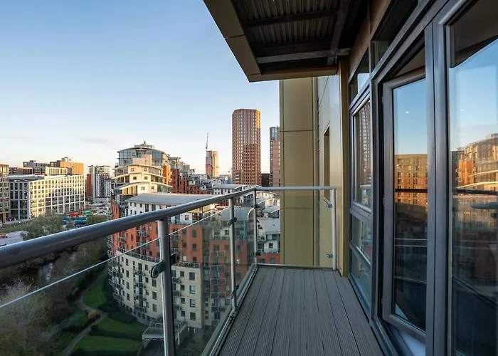 Apartment Elegant Retreat With Spacious Balcony