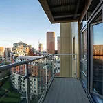 Apartment Elegant Retreat With Spacious Balcony