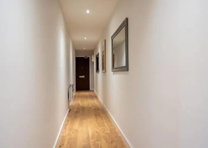 Elegant Retreat With Spacious Balcony Appartement Leeds (West Yorkshire)